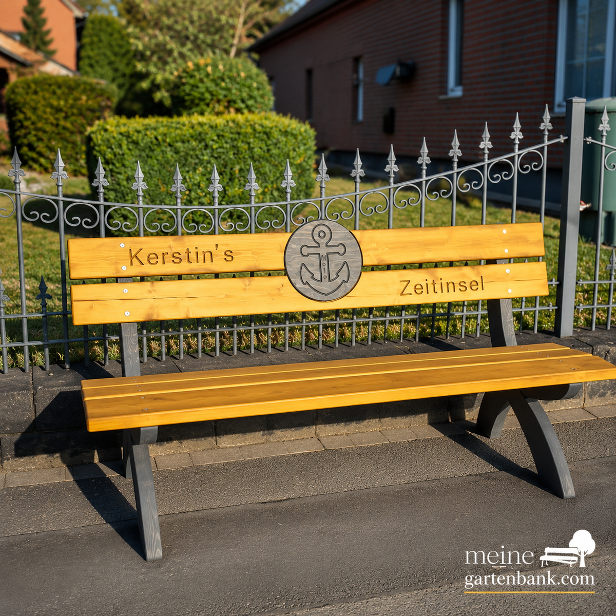 Gartenbank Yuna mit individuellem Inlay