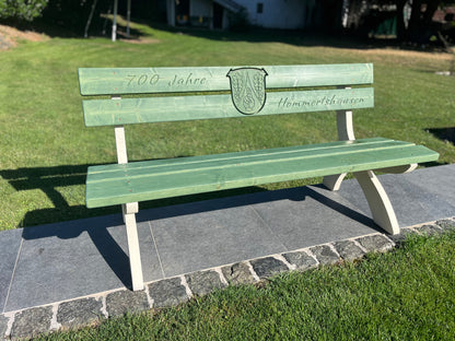 Gartenbank Yuna mit Wappen-Inlay